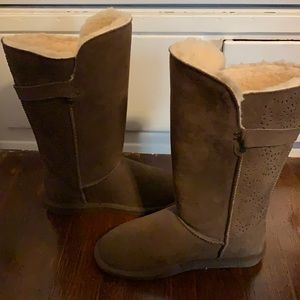 Bear paw boots size 10